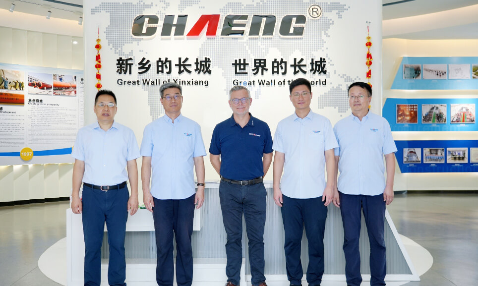 西馬克集團(tuán)全球供應(yīng)鏈執(zhí)行副總裁EVP一行蒞臨長城集團(tuán)考察調(diào)研